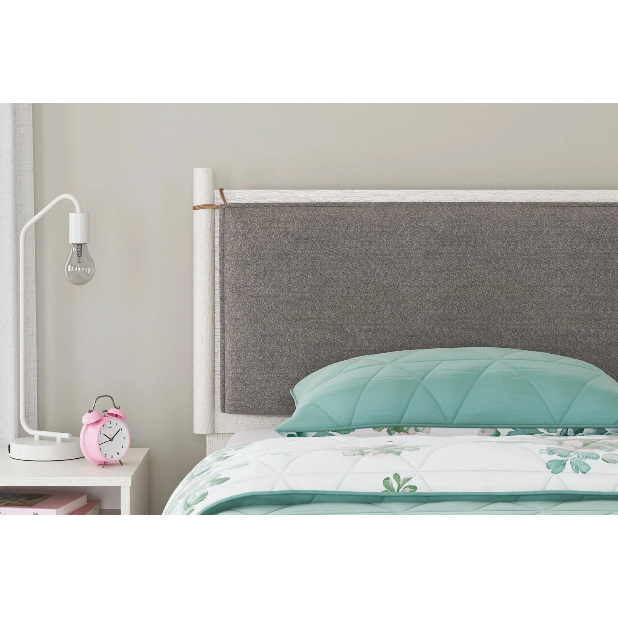 Aprilyn Panel Bed