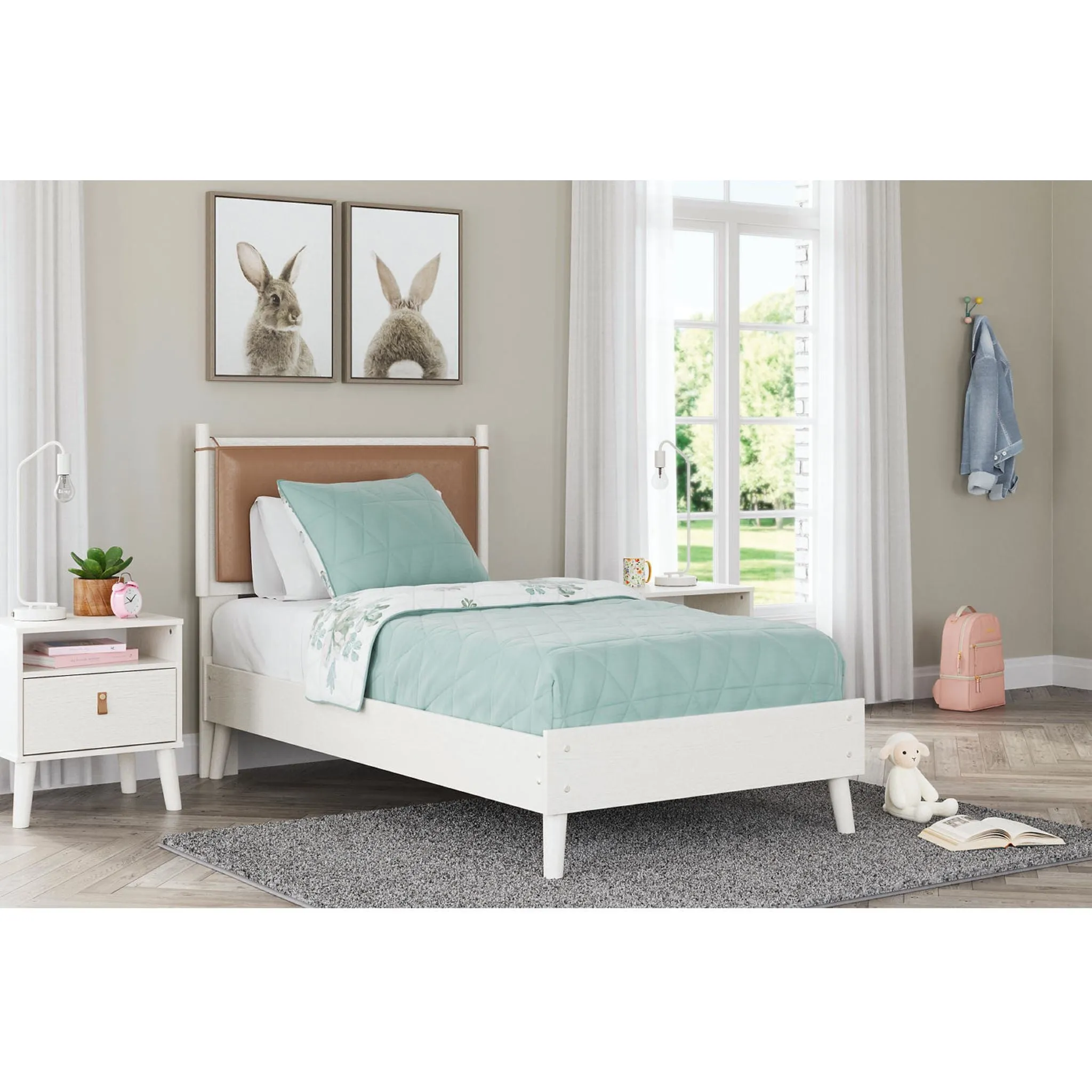 Aprilyn Panel Bed