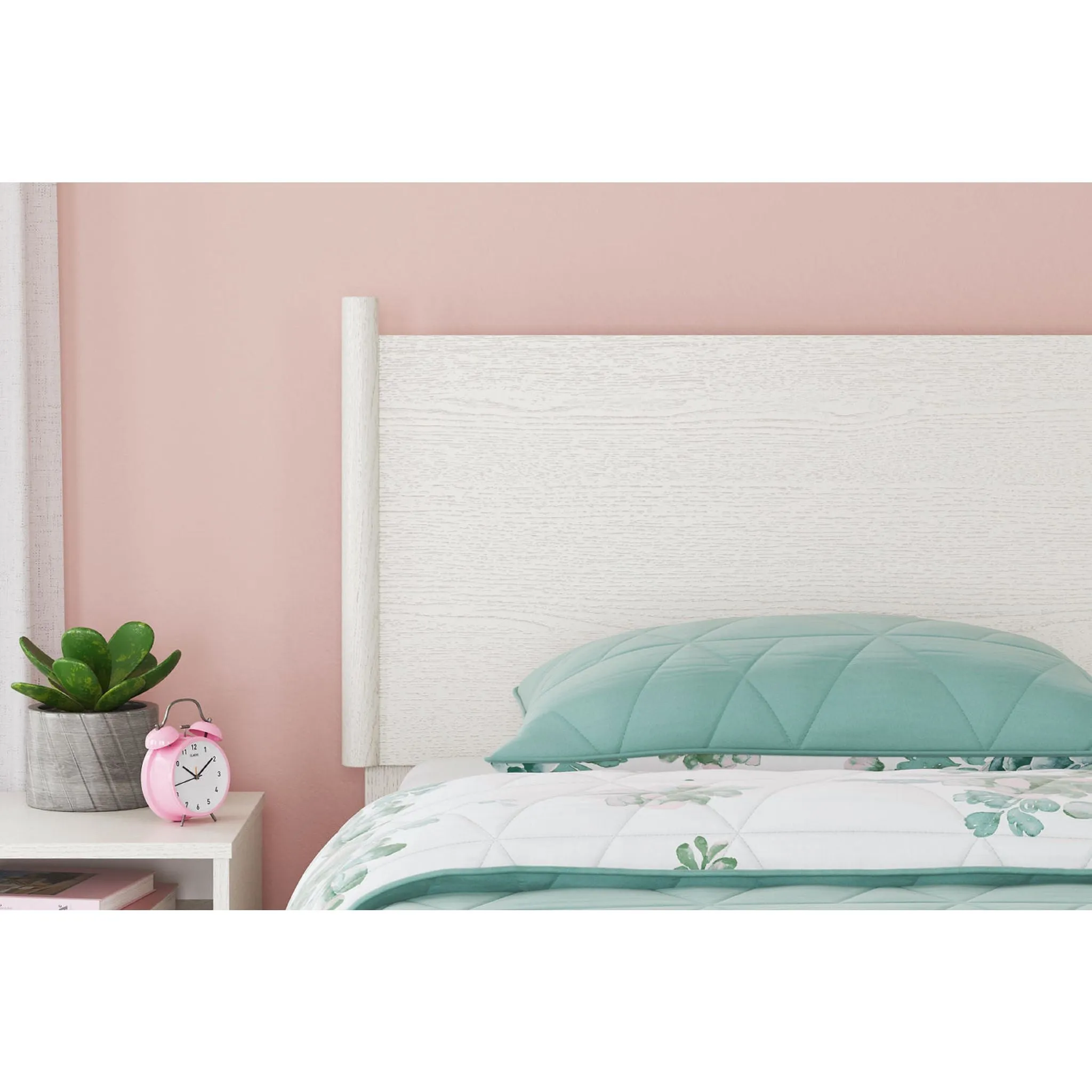 Aprilyn Panel Bed