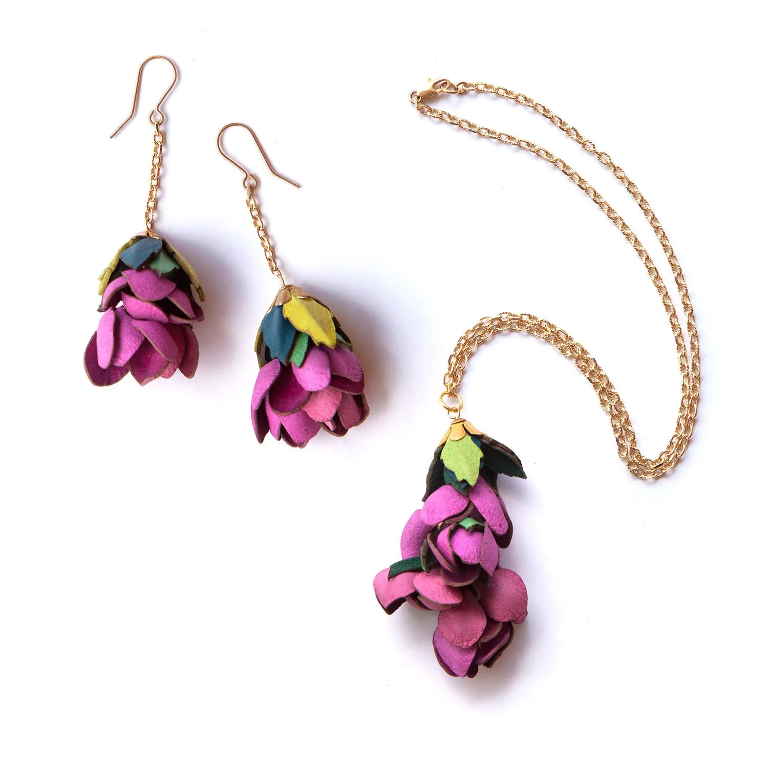 JUNGLE BLOSSOM . earrings